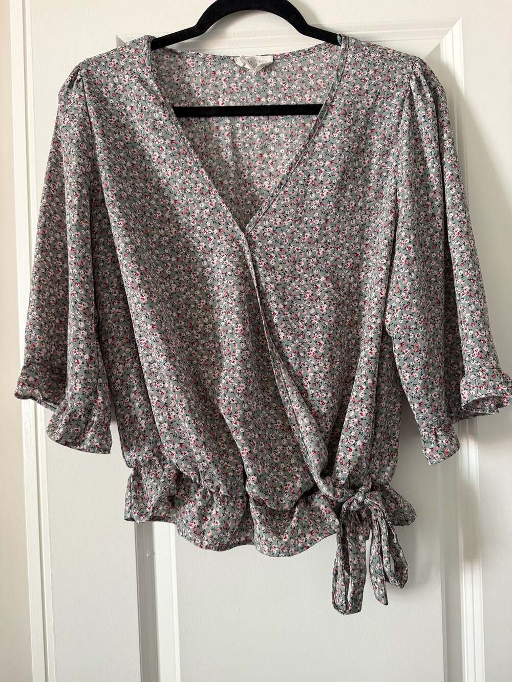 Sienna Sky Women's Floral Print Wrap Tie-Waist Blouse Size M